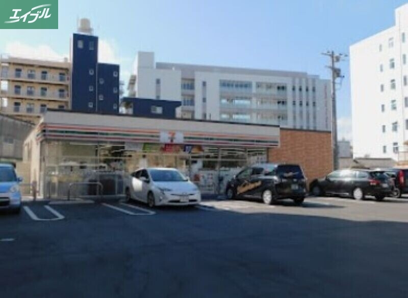 コンビニ　セブンイレブン岡山鹿田町2丁目店（コンビニ）まで127m