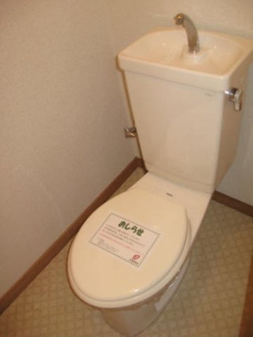 トイレ　コンパクトで使いやすいトイレです