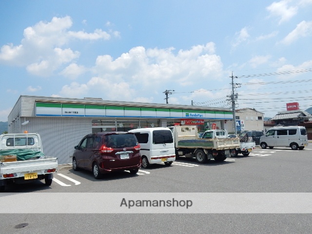 コンビニ　ファミリーマート／瀬戸万富店（コンビニ）まで1200m