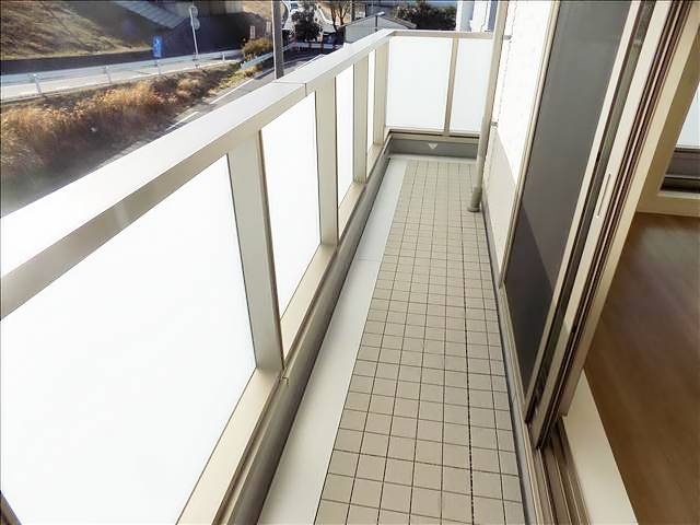 バルコニー　南向きのベランダ