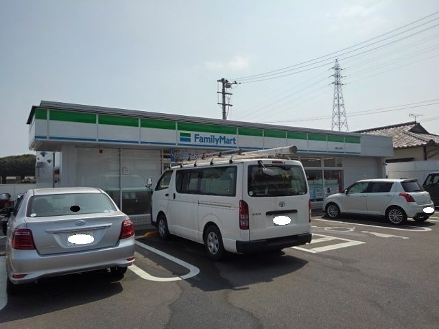 コンビニ　ファミリーマート丸亀山北町店（コンビニ）まで950m