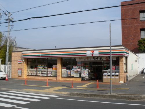 コンビニ　セブンイレブン三木青山３丁目店（コンビニ）まで1100m
