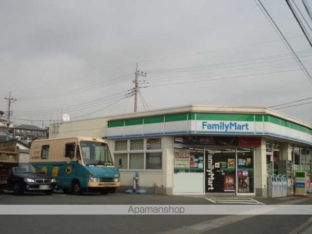 その他　ファミリーマート宮前初山店（その他）まで744m
