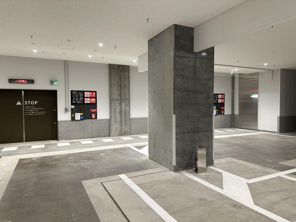 駐車場　ノーマルルーフ区画　月額33000円