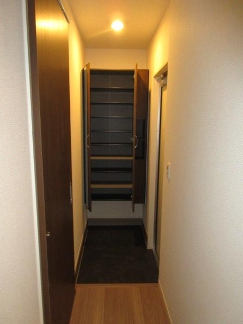 玄関　玄関　収納