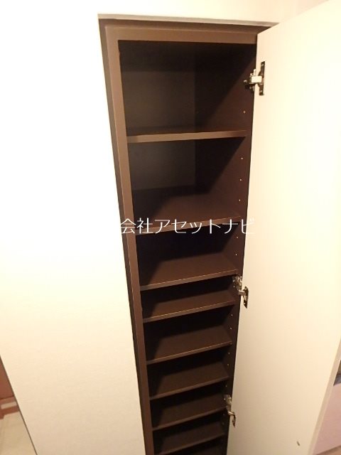 玄関　※別部屋参考画像