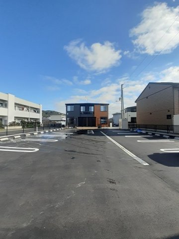 駐車場　駐車場完備です
