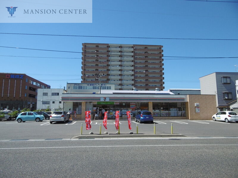 コンビニ　セブンイレブン新潟下木戸2丁目店（コンビニ）まで261m