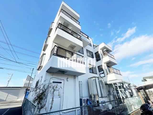 建物外観　大通りに面したマンションです。