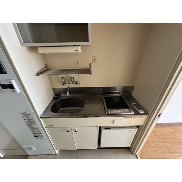 キッチン　※写真は同じマンションの違う部屋のものになります。