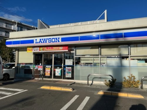 コンビニ　ローソン横浜三枚町店（コンビニ）まで338m