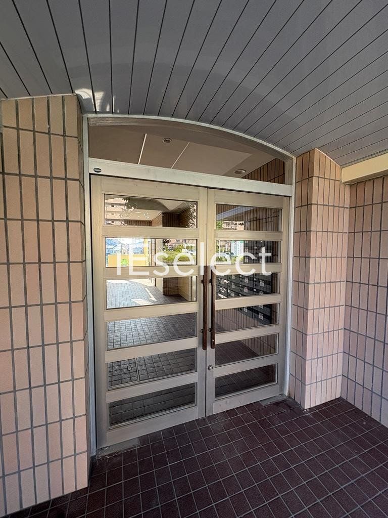 エントランス　お部屋へはこちらから