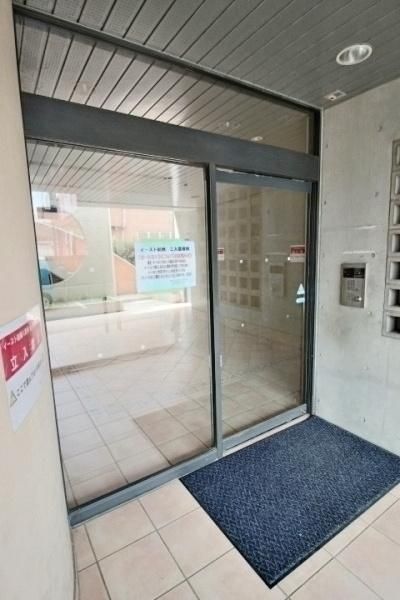 エントランス　オートロックエントランス