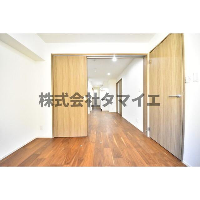 居室・リビング　明るい色調の室内です