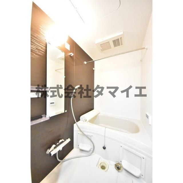 バス・シャワールーム　落ち着いた空間のお風呂です