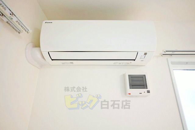 その他設備　夏も快適なエアコン付きです♪