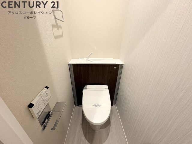 トイレ　温水洗浄便座付きのトイレです♪
