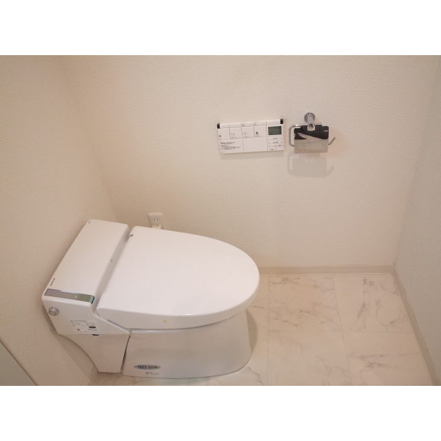 トイレ　※写真は他のお部屋のものです。
