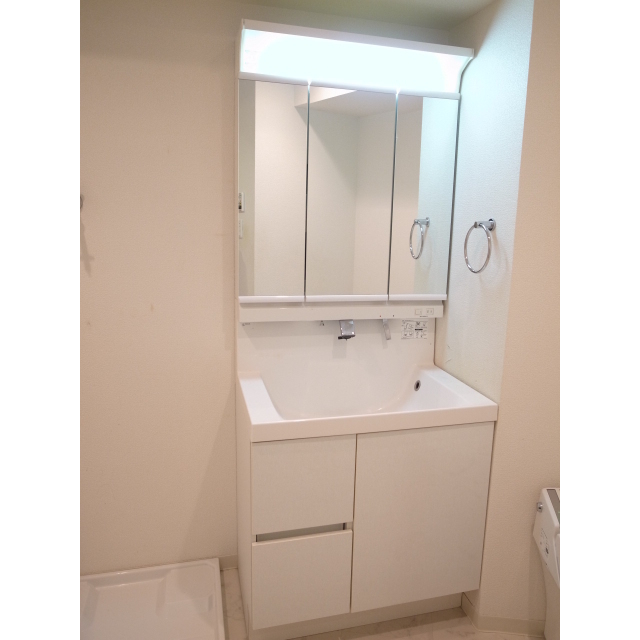 洗面設備　※写真は他のお部屋のものです。