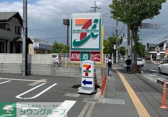 コンビニ　セブンイレブン鴻巣市役所前店（コンビニ）まで650m