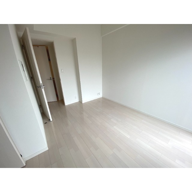 その他部屋・スペース　白を基調にした明るいお部屋です。