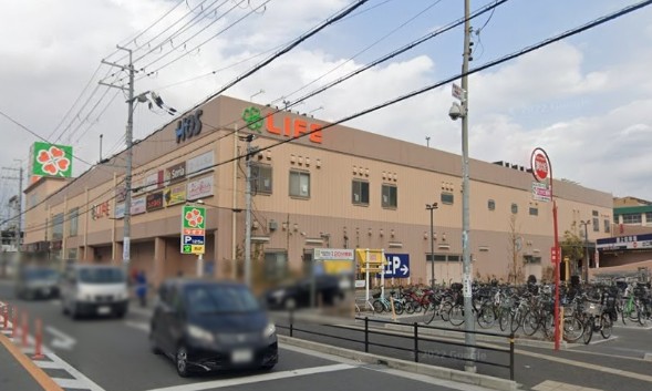 スーパー　ライフ 八戸ノ里店（スーパー）まで333m