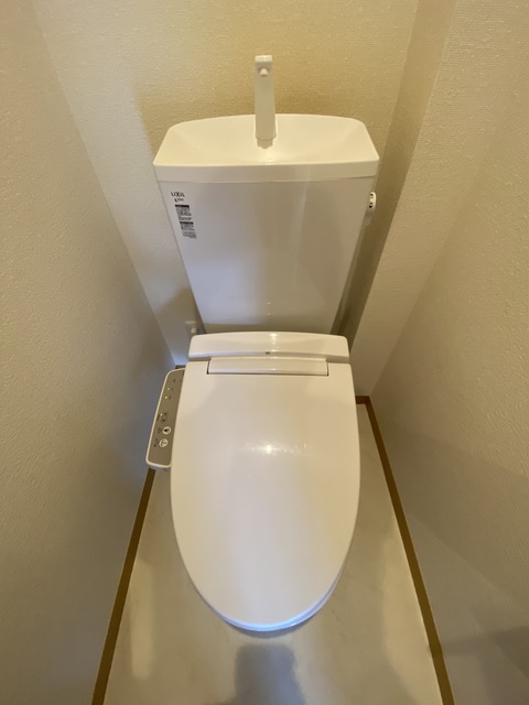 トイレ　機能付きトイレは嬉しいポイントですね。