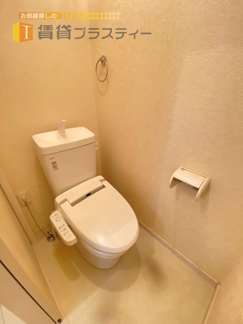 トイレ　嬉しい温水洗浄暖房便座
