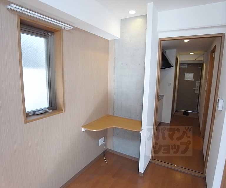 その他設備　パソコンデスク！？
