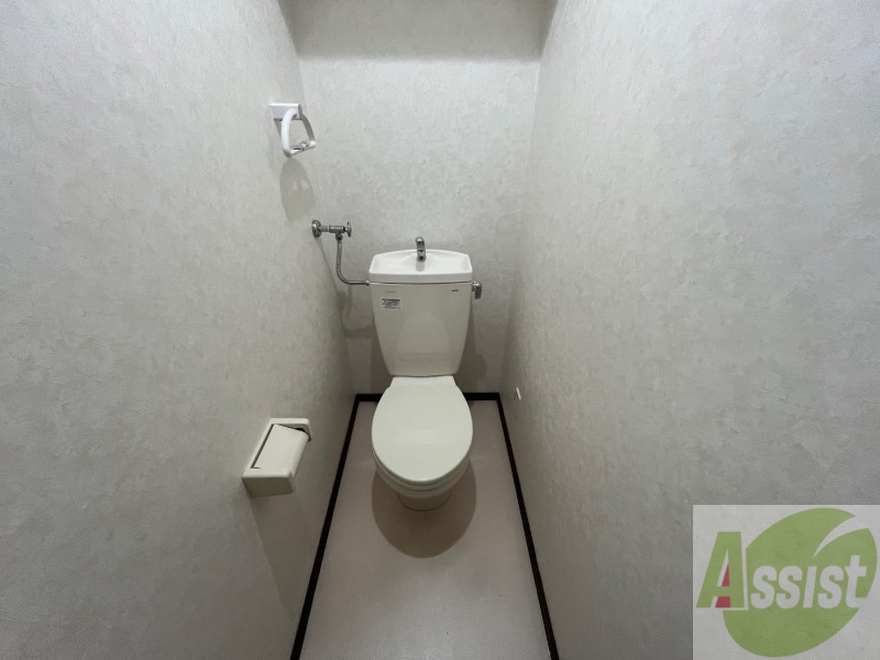 トイレ　こちらはトイレです。清潔感があり、安心して使用できます。