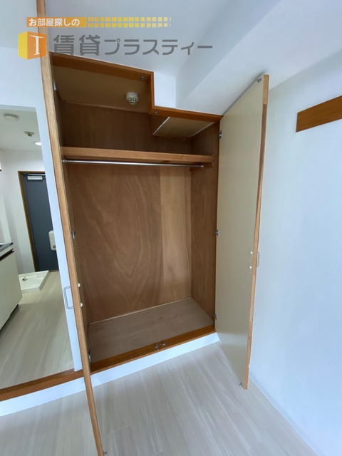 収納　大事な洋服がシワになりませんね。