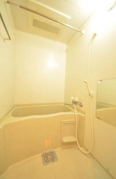 バス・シャワールーム　別部屋の画像を使用しております。
