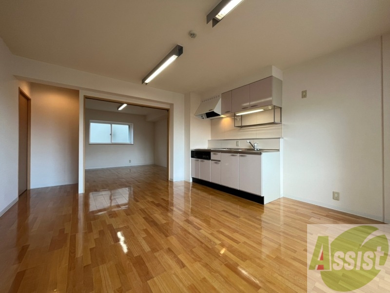 居室・リビング　明るいお部屋は気持ちよく過ごせそうですね。