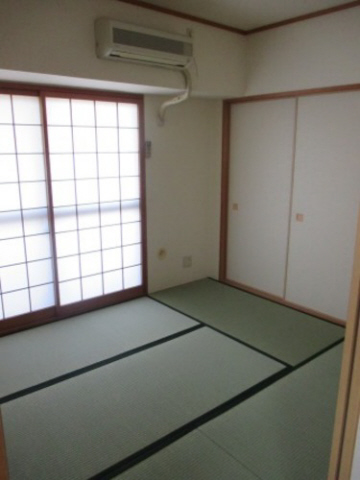 居室・リビング　この写真は同マンションの他のお部屋のものです