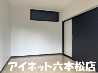 その他部屋・スペース　こちら寝室にいかがでしょうか。