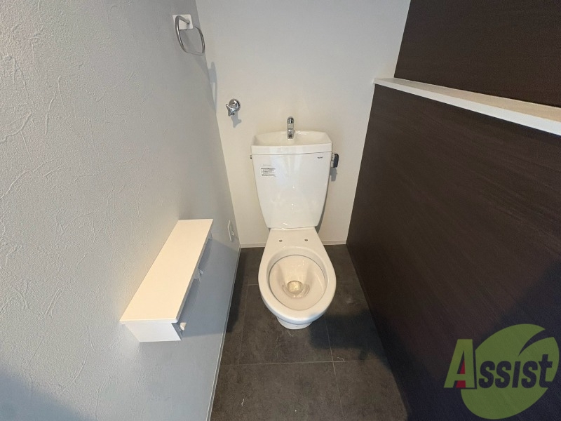 トイレ　こちらはトイレです。清潔感があり、安心して使用できます。