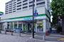 コンビニ　ファミリーマートＪＲ伊丹駅前店（コンビニ）まで306m