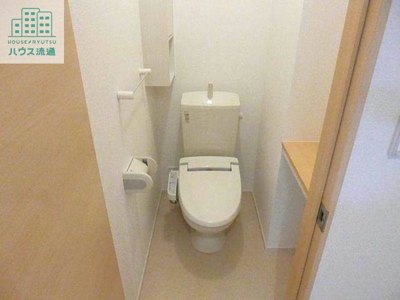 トイレ　※反転タイプのお写真です