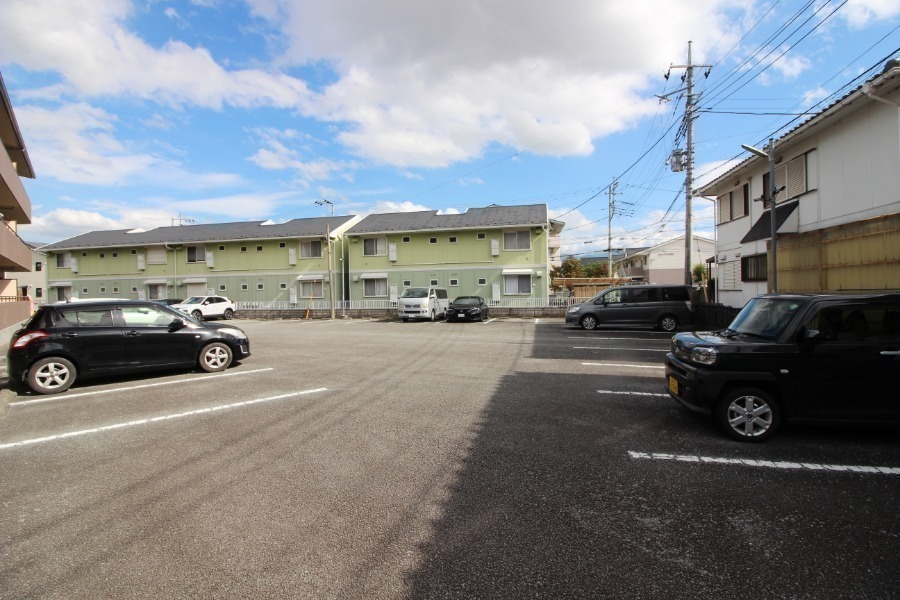 駐車場　駐車場