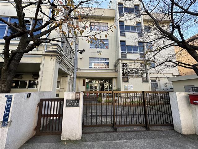 小学校　中和小学校（小学校）まで372m