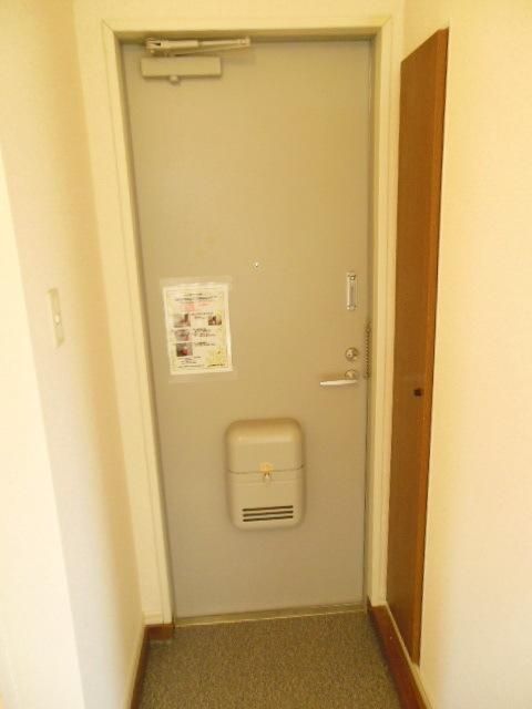 玄関　大手ハスウメーカーの三井ホーム施工