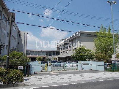 小学校　草津市立草津第二小学校（小学校）まで887m