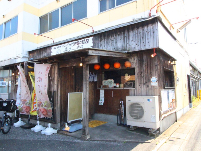 飲食店　カレーパン屋（飲食店）まで141m