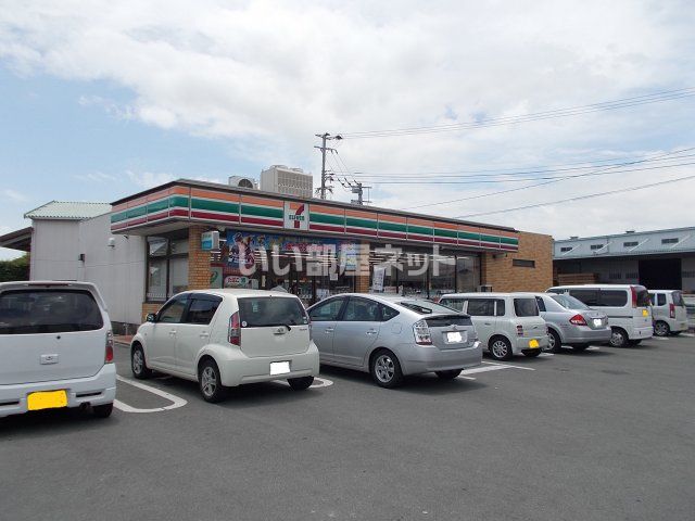 コンビニ　セブンイレブン（コンビニ）まで2045m