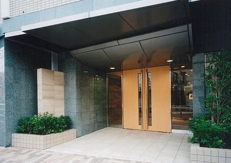 エントランス　建物の内部です