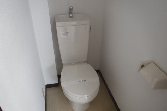 トイレ　反転のお部屋の参考写真となります。