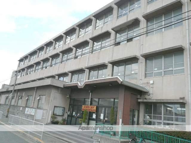 小学校　堺市立小学校三宝小学校（小学校）まで680m