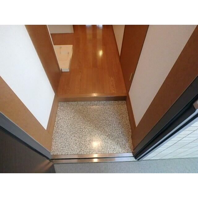玄関　同タイプ別部屋写真になります。