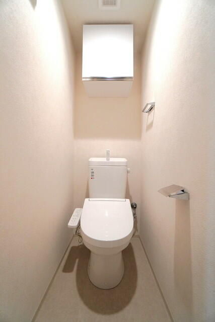 トイレ　※写真は同タイプ住戸です。