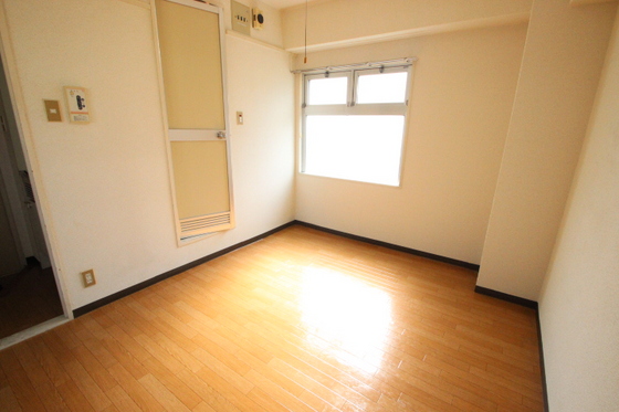 居室・リビング　※別のお部屋です